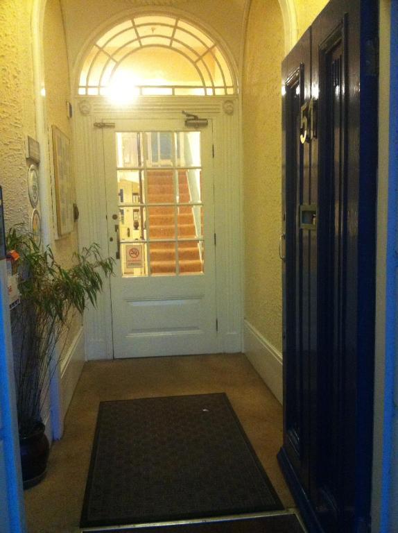 Adelaide House Hotel ลูตัน ภายนอก รูปภาพ