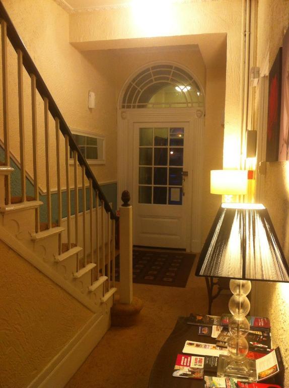 Adelaide House Hotel ลูตัน ภายนอก รูปภาพ